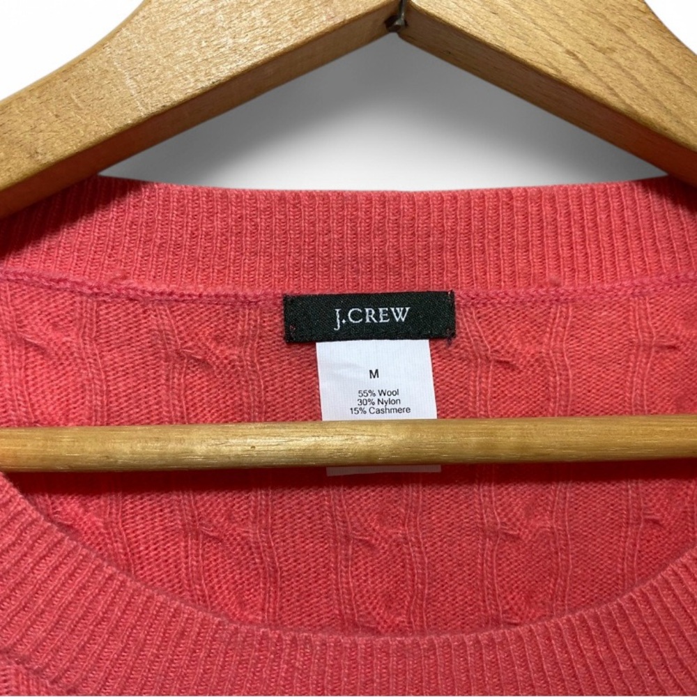 JCrew Women’s Coral Pink Cable Knit Sweater Size Medium - Picture 3 of 4